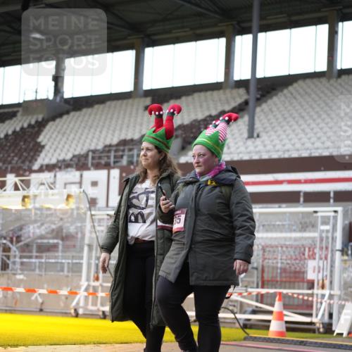 07.12.2025 - St. Pauli X-Mass-Run No. 15 Patografie http://msf.ph/oto/9367378 07.12.2025 10:50:44 Ziel 381, 564, 1726, 1729, 1730, 2737, 2738, 2763, 3368, 4535, 4537, 4760, 4881 meine-sportfotos.de