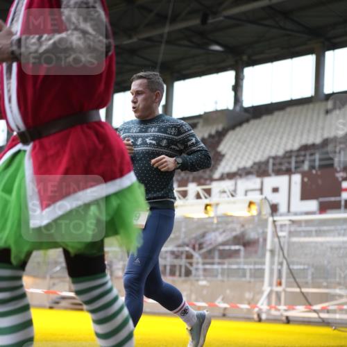 07.12.2025 - St. Pauli X-Mass-Run No. 15 Patografie http://msf.ph/oto/9367390 07.12.2025 10:50:53 Ziel 249, 381, 564, 769, 1691, 2737, 2738, 2763, 4535, 4537, 4760, 4881 meine-sportfotos.de