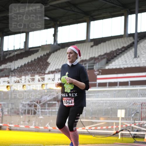 07.12.2025 - St. Pauli X-Mass-Run No. 15 Patografie http://msf.ph/oto/9367406 07.12.2025 10:51:29 Ziel 275, 1047, 2103, 2105, 2327, 2332, 2642, 2643, 2674, 2959, 4862 meine-sportfotos.de