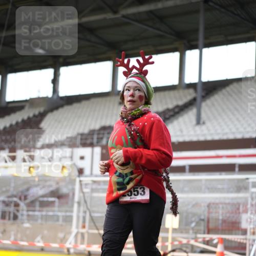 07.12.2025 - St. Pauli X-Mass-Run No. 15 Patografie http://msf.ph/oto/9367417 07.12.2025 10:51:36 Ziel 275, 1047, 2103, 2105, 2327, 2332, 2553, 2642, 2643, 2674, 2959, 4862 meine-sportfotos.de
