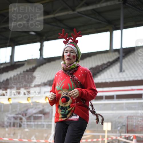 07.12.2025 - St. Pauli X-Mass-Run No. 15 Patografie http://msf.ph/oto/9367418 07.12.2025 10:51:37 Ziel 275, 328, 1047, 2103, 2105, 2327, 2332, 2553, 2642, 2643, 2674, 2959, 3223, 4862 meine-sportfotos.de