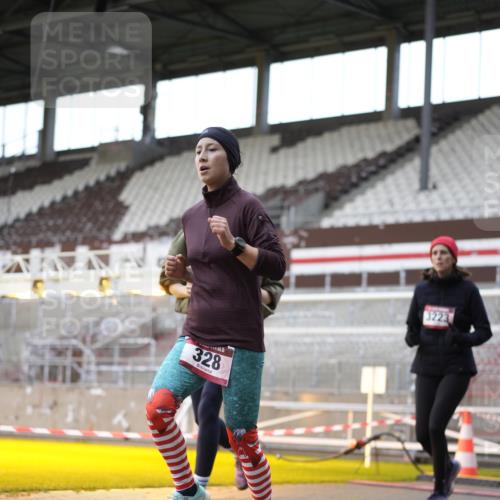 07.12.2025 - St. Pauli X-Mass-Run No. 15 Patografie http://msf.ph/oto/9367420 07.12.2025 10:51:42 Ziel 275, 328, 1047, 1964, 1984, 2103, 2105, 2327, 2332, 2553, 2593, 2607, 2836, 2837, 3223, 3228, 4862 meine-sportfotos.de