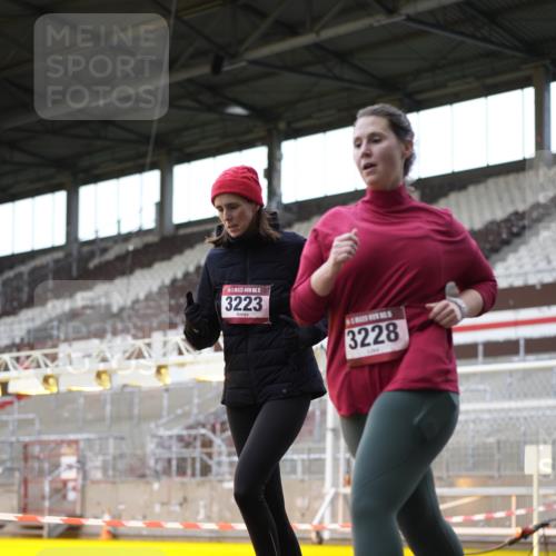 07.12.2025 - St. Pauli X-Mass-Run No. 15 Patografie http://msf.ph/oto/9367423 07.12.2025 10:51:43 Ziel 275, 328, 1047, 1964, 1982, 1984, 2103, 2105, 2165, 2327, 2332, 2553, 2593, 2607, 2836, 2837, 3223, 3228, 4862 meine-sportfotos.de