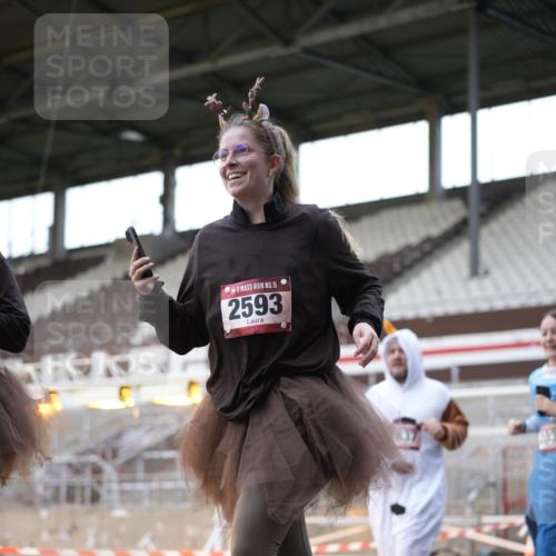 07.12.2025 - St. Pauli X-Mass-Run No. 15 Patografie http://msf.ph/oto/9367427 07.12.2025 10:51:46 Ziel 275, 328, 1964, 1982, 1984, 2103, 2105, 2165, 2327, 2332, 2553, 2593, 2607, 2836, 2837, 3223, 3228, 4862 meine-sportfotos.de