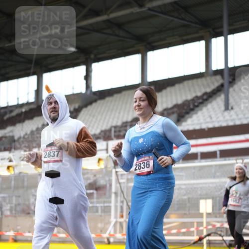 07.12.2025 - St. Pauli X-Mass-Run No. 15 Patografie http://msf.ph/oto/9367429 07.12.2025 10:51:47 Ziel 275, 328, 1964, 1982, 1984, 2165, 2553, 2593, 2607, 2836, 2837, 3223, 3228, 4550, 4862 meine-sportfotos.de