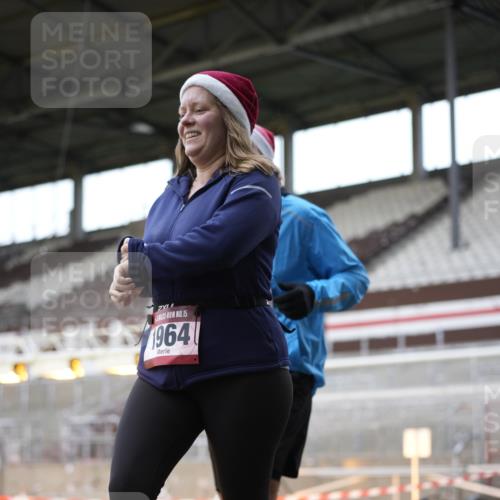 07.12.2025 - St. Pauli X-Mass-Run No. 15 Patografie http://msf.ph/oto/9367434 07.12.2025 10:51:49 Ziel 328, 1964, 1982, 1984, 2165, 2287, 2289, 2553, 2593, 2607, 2836, 2837, 3223, 3228, 4550 meine-sportfotos.de