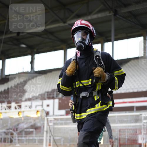 07.12.2025 - St. Pauli X-Mass-Run No. 15 Patografie http://msf.ph/oto/9367476 07.12.2025 10:52:43 Ziel 176, 262, 1305, 4859 meine-sportfotos.de