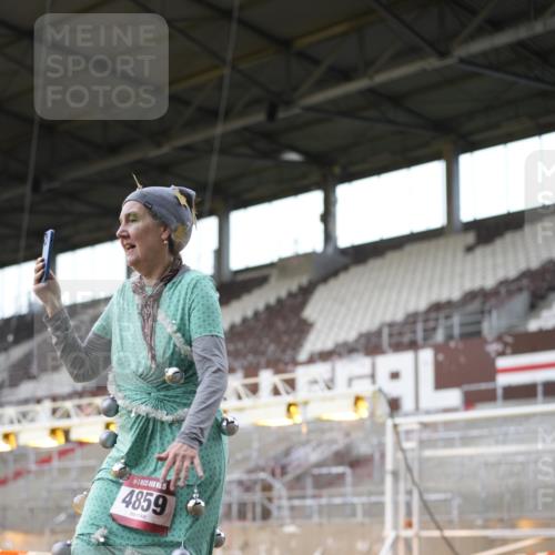 07.12.2025 - St. Pauli X-Mass-Run No. 15 Patografie http://msf.ph/oto/9367480 07.12.2025 10:52:44 Ziel 176, 262, 1305, 4859 meine-sportfotos.de