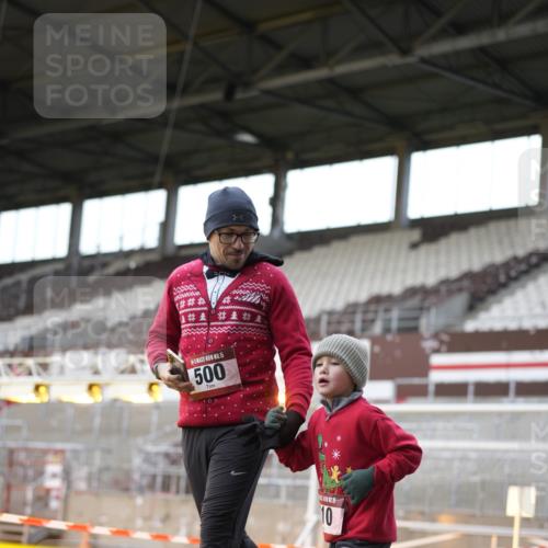 07.12.2025 - St. Pauli X-Mass-Run No. 15 Patografie http://msf.ph/oto/9367489 07.12.2025 10:52:59 Ziel 500, 504, 507, 510, 1684, 2673 meine-sportfotos.de