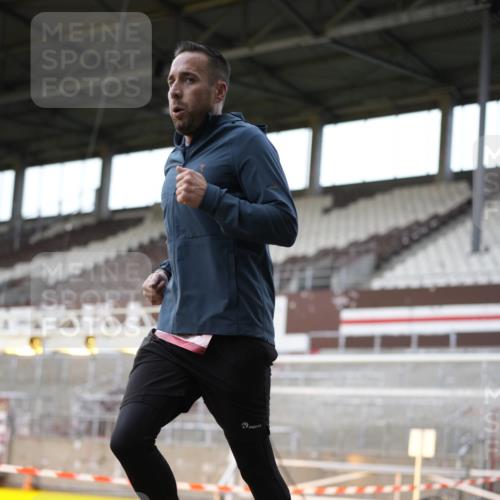 07.12.2025 - St. Pauli X-Mass-Run No. 15 Patografie http://msf.ph/oto/9367491 07.12.2025 10:53:03 Ziel 500, 504, 507, 510, 1684, 2673 meine-sportfotos.de