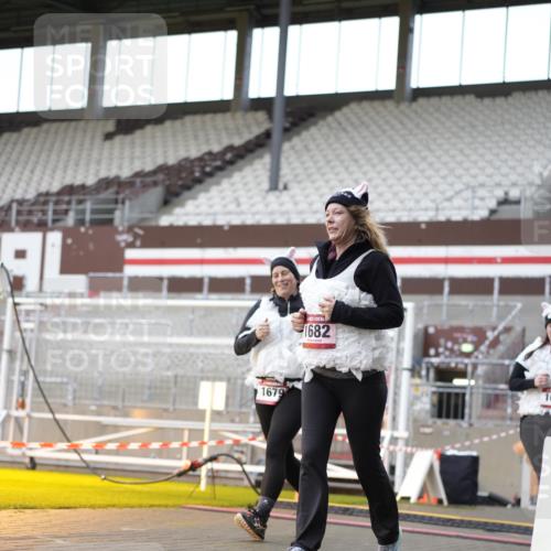 07.12.2025 - St. Pauli X-Mass-Run No. 15 Patografie http://msf.ph/oto/9367504 07.12.2025 10:53:29 Ziel 106, 546, 1679, 1680, 1681, 1682, 1683 meine-sportfotos.de