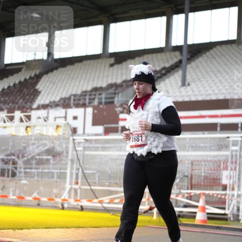 07.12.2025 - St. Pauli X-Mass-Run No. 15 Patografie http://msf.ph/oto/9367508 07.12.2025 10:53:31 Ziel 106, 546, 1679, 1680, 1681, 1682, 1683 meine-sportfotos.de