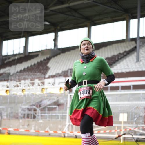 07.12.2025 - St. Pauli X-Mass-Run No. 15 Patografie http://msf.ph/oto/9367516 07.12.2025 10:54:19 Ziel 1489 meine-sportfotos.de