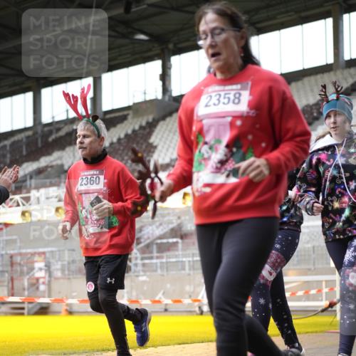 07.12.2025 - St. Pauli X-Mass-Run No. 15 Patografie http://msf.ph/oto/9367524 07.12.2025 10:54:28 Ziel 656, 1177, 1489, 2286, 2328, 2358, 2360, 2832, 3391, 3437 meine-sportfotos.de