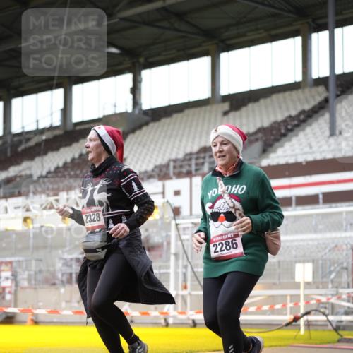 07.12.2025 - St. Pauli X-Mass-Run No. 15 Patografie http://msf.ph/oto/9367528 07.12.2025 10:54:30 Ziel 656, 1177, 1489, 2286, 2328, 2358, 2360, 2832, 3391, 3437 meine-sportfotos.de