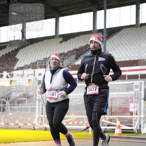 07.12.2025 - St. Pauli X-Mass-Run No. 15 Patografie http://msf.ph/oto/9367531 07.12.2025 10:54:32 Ziel 656, 692, 1177, 1489, 2286, 2328, 2358, 2360, 2832, 3391, 3437 meine-sportfotos.de