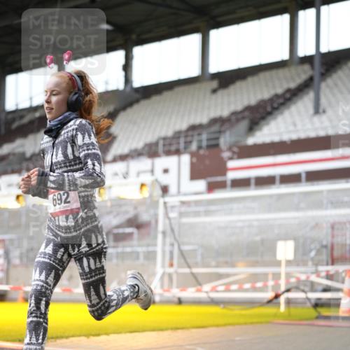 07.12.2025 - St. Pauli X-Mass-Run No. 15 Patografie http://msf.ph/oto/9367535 07.12.2025 10:54:36 Ziel 656, 692, 1177, 2286, 2328, 2358, 2360, 2832, 3391, 3437 meine-sportfotos.de