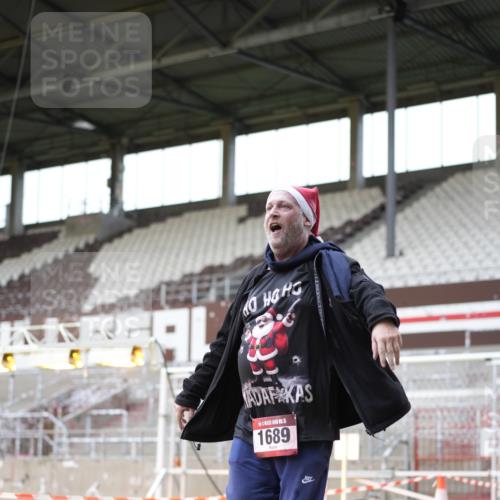 07.12.2025 - St. Pauli X-Mass-Run No. 15 Patografie http://msf.ph/oto/9367539 07.12.2025 10:55:05 Ziel 1393, 1689 meine-sportfotos.de