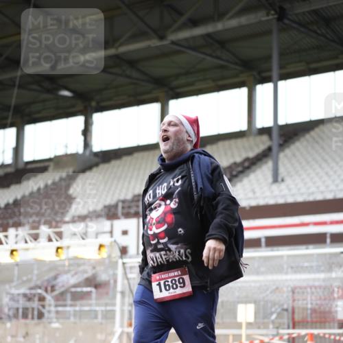 07.12.2025 - St. Pauli X-Mass-Run No. 15 Patografie http://msf.ph/oto/9367540 07.12.2025 10:55:05 Ziel 1393, 1689 meine-sportfotos.de
