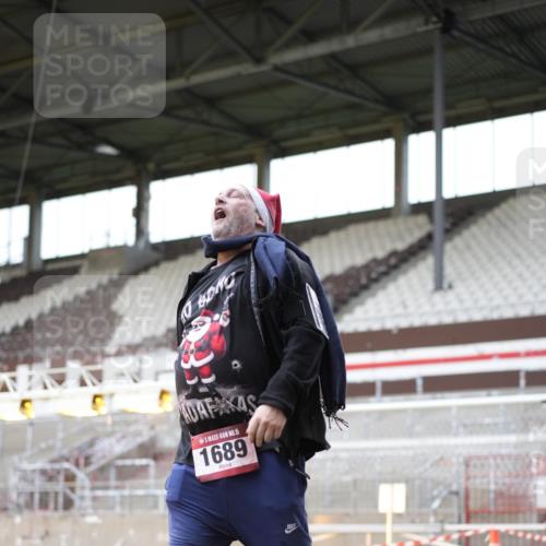 07.12.2025 - St. Pauli X-Mass-Run No. 15 Patografie http://msf.ph/oto/9367541 07.12.2025 10:55:05 Ziel 1393, 1689 meine-sportfotos.de