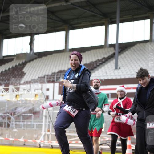 07.12.2025 - St. Pauli X-Mass-Run No. 15 Patografie http://msf.ph/oto/9367547 07.12.2025 10:56:09 Ziel 951, 955, 1790, 1793, 4493 meine-sportfotos.de