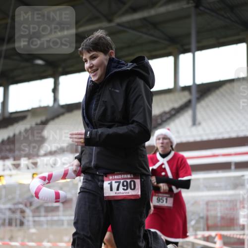 07.12.2025 - St. Pauli X-Mass-Run No. 15 Patografie http://msf.ph/oto/9367549 07.12.2025 10:56:10 Ziel 951, 955, 1790, 1793, 4493 meine-sportfotos.de
