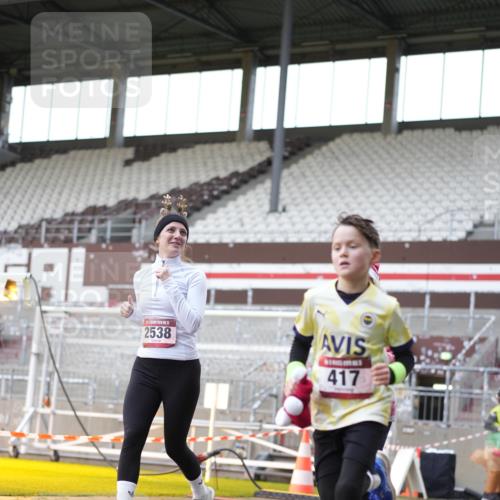 07.12.2025 - St. Pauli X-Mass-Run No. 15 Patografie http://msf.ph/oto/9367569 07.12.2025 10:56:41 Ziel 55, 236, 248, 417, 555, 568, 759, 2538, 2542 meine-sportfotos.de