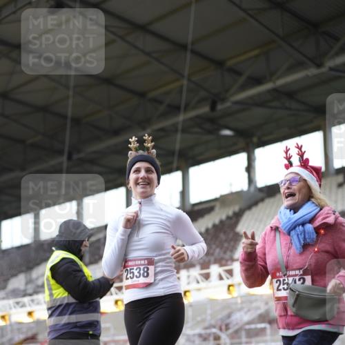 07.12.2025 - St. Pauli X-Mass-Run No. 15 Patografie http://msf.ph/oto/9367571 07.12.2025 10:56:42 Ziel 55, 236, 248, 417, 555, 568, 759, 2538, 2542, 2664 meine-sportfotos.de