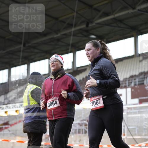 07.12.2025 - St. Pauli X-Mass-Run No. 15 Patografie http://msf.ph/oto/9367598 07.12.2025 10:57:11 Ziel 130, 251, 280, 773, 1097, 1099, 1387, 2297, 2298, 2665, 3064, 3067 meine-sportfotos.de