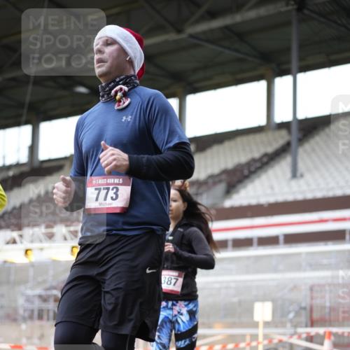 07.12.2025 - St. Pauli X-Mass-Run No. 15 Patografie http://msf.ph/oto/9367604 07.12.2025 10:57:13 Ziel 130, 251, 280, 773, 1097, 1099, 1387, 2290, 2296, 2297, 2298, 2665, 3064, 3067 meine-sportfotos.de