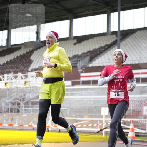 07.12.2025 - St. Pauli X-Mass-Run No. 15 Patografie http://msf.ph/oto/9367629 07.12.2025 10:57:58 Ziel 43, 75, 170, 234, 1690 meine-sportfotos.de