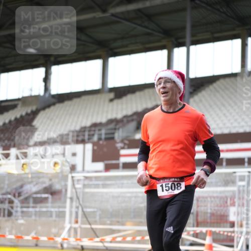 07.12.2025 - St. Pauli X-Mass-Run No. 15 Patografie http://msf.ph/oto/9367661 07.12.2025 10:58:57 Ziel 582, 606, 907, 1451, 1453, 1456, 1458, 1459, 1476, 1508 meine-sportfotos.de