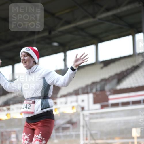 07.12.2025 - St. Pauli X-Mass-Run No. 15 Patografie http://msf.ph/oto/9367673 07.12.2025 10:59:08 Ziel 242, 582, 1508, 2503, 2719, 2772 meine-sportfotos.de