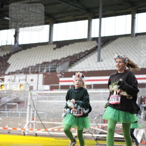 07.12.2025 - St. Pauli X-Mass-Run No. 15 Patografie http://msf.ph/oto/9367674 07.12.2025 10:59:14 Ziel 242, 2503, 2719, 2720, 2721, 2727, 2772 meine-sportfotos.de