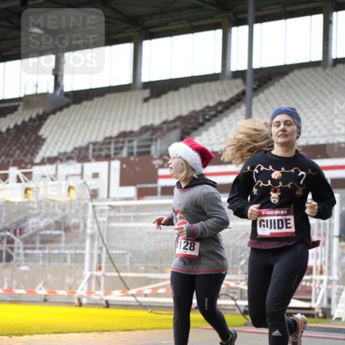 07.12.2025 - St. Pauli X-Mass-Run No. 15 Patografie http://msf.ph/oto/9367692 07.12.2025 10:59:36 Ziel 301, 306, 420, 1826, 4128 meine-sportfotos.de