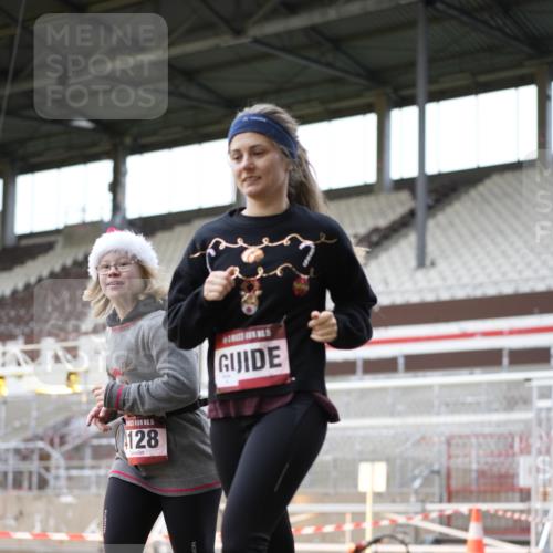 07.12.2025 - St. Pauli X-Mass-Run No. 15 Patografie http://msf.ph/oto/9367694 07.12.2025 10:59:36 Ziel 301, 306, 420, 1826, 4128 meine-sportfotos.de