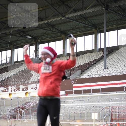 07.12.2025 - St. Pauli X-Mass-Run No. 15 Patografie http://msf.ph/oto/9367699 07.12.2025 10:59:57 Ziel 529, 1482, 1558, 1702, 3586 meine-sportfotos.de