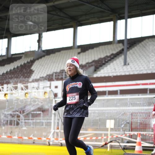 07.12.2025 - St. Pauli X-Mass-Run No. 15 Patografie http://msf.ph/oto/9367707 07.12.2025 11:00:15 Ziel 225, 529, 985, 988, 3586, 4793 meine-sportfotos.de