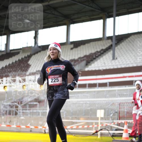 07.12.2025 - St. Pauli X-Mass-Run No. 15 Patografie http://msf.ph/oto/9367708 07.12.2025 11:00:15 Ziel 225, 529, 985, 988, 3586, 4793 meine-sportfotos.de