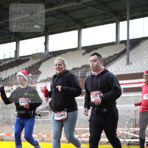 07.12.2025 - St. Pauli X-Mass-Run No. 15 Patografie http://msf.ph/oto/9367723 07.12.2025 11:00:24 Ziel 225, 435, 440, 611, 985, 988, 1721, 3952, 4478, 4793 meine-sportfotos.de