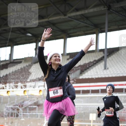 07.12.2025 - St. Pauli X-Mass-Run No. 15 Patografie http://msf.ph/oto/9367740 07.12.2025 11:00:49 Ziel 68, 135, 492, 1065, 1068, 1660, 3349, 3353 meine-sportfotos.de