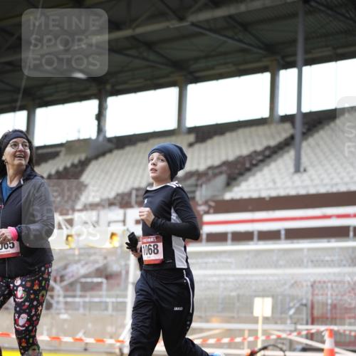 07.12.2025 - St. Pauli X-Mass-Run No. 15 Patografie http://msf.ph/oto/9367742 07.12.2025 11:00:50 Ziel 68, 135, 492, 1065, 1068, 1660, 3349, 3353 meine-sportfotos.de