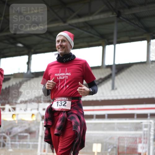 07.12.2025 - St. Pauli X-Mass-Run No. 15 Patografie http://msf.ph/oto/9367754 07.12.2025 11:01:13 Ziel 89, 132, 139, 557, 1705 meine-sportfotos.de