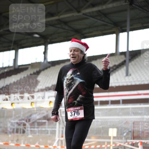 07.12.2025 - St. Pauli X-Mass-Run No. 15 Patografie http://msf.ph/oto/9367777 07.12.2025 11:01:36 Ziel 336, 376, 766, 1045, 1048, 1067, 1367, 1615, 2251 meine-sportfotos.de
