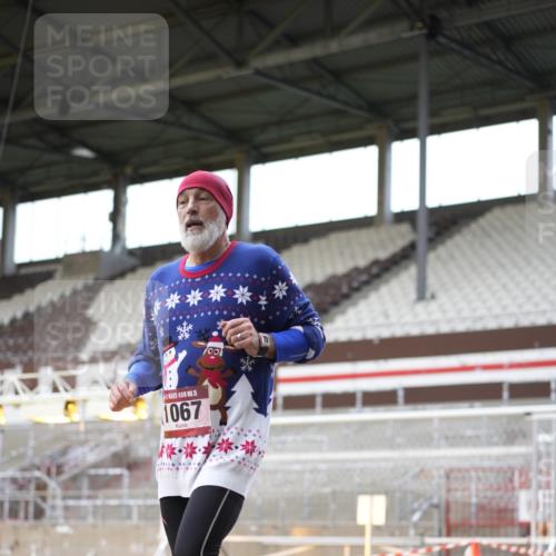 07.12.2025 - St. Pauli X-Mass-Run No. 15 Patografie http://msf.ph/oto/9367780 07.12.2025 11:01:40 Ziel 336, 376, 1045, 1048, 1067, 1637, 1640 meine-sportfotos.de