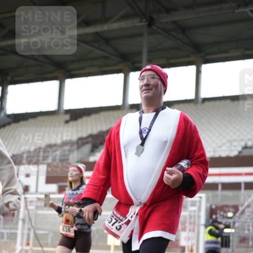 07.12.2025 - St. Pauli X-Mass-Run No. 15 Patografie http://msf.ph/oto/9367787 07.12.2025 11:01:53 Ziel 837, 838, 842, 851, 1067, 1637, 1640, 2576 meine-sportfotos.de