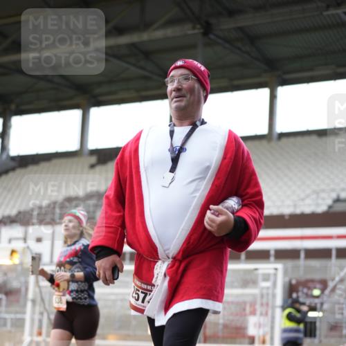 07.12.2025 - St. Pauli X-Mass-Run No. 15 Patografie http://msf.ph/oto/9367788 07.12.2025 11:01:53 Ziel 837, 838, 842, 851, 1067, 1637, 1640, 2576 meine-sportfotos.de