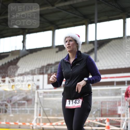 07.12.2025 - St. Pauli X-Mass-Run No. 15 Patografie http://msf.ph/oto/9367793 07.12.2025 11:02:03 Ziel 95, 193, 314, 317, 837, 838, 842, 847, 851, 1143, 1416, 1611, 2329, 2576 meine-sportfotos.de