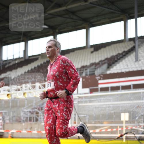07.12.2025 - St. Pauli X-Mass-Run No. 15 Patografie http://msf.ph/oto/9367795 07.12.2025 11:02:04 Ziel 95, 193, 314, 317, 837, 838, 842, 847, 851, 1143, 1416, 1611, 2329, 2576 meine-sportfotos.de