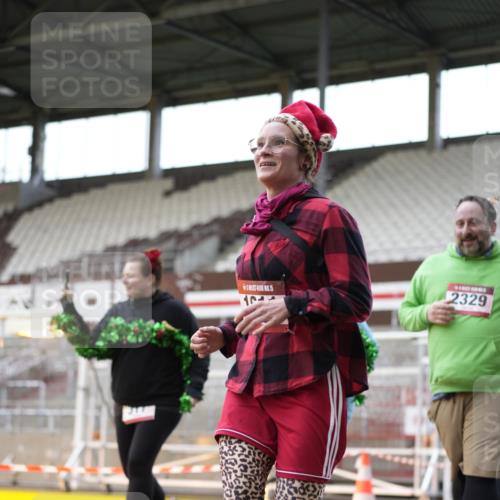 07.12.2025 - St. Pauli X-Mass-Run No. 15 Patografie http://msf.ph/oto/9367799 07.12.2025 11:02:08 Ziel 95, 193, 314, 317, 838, 842, 847, 1143, 1416, 1611, 2329, 2519, 2520 meine-sportfotos.de